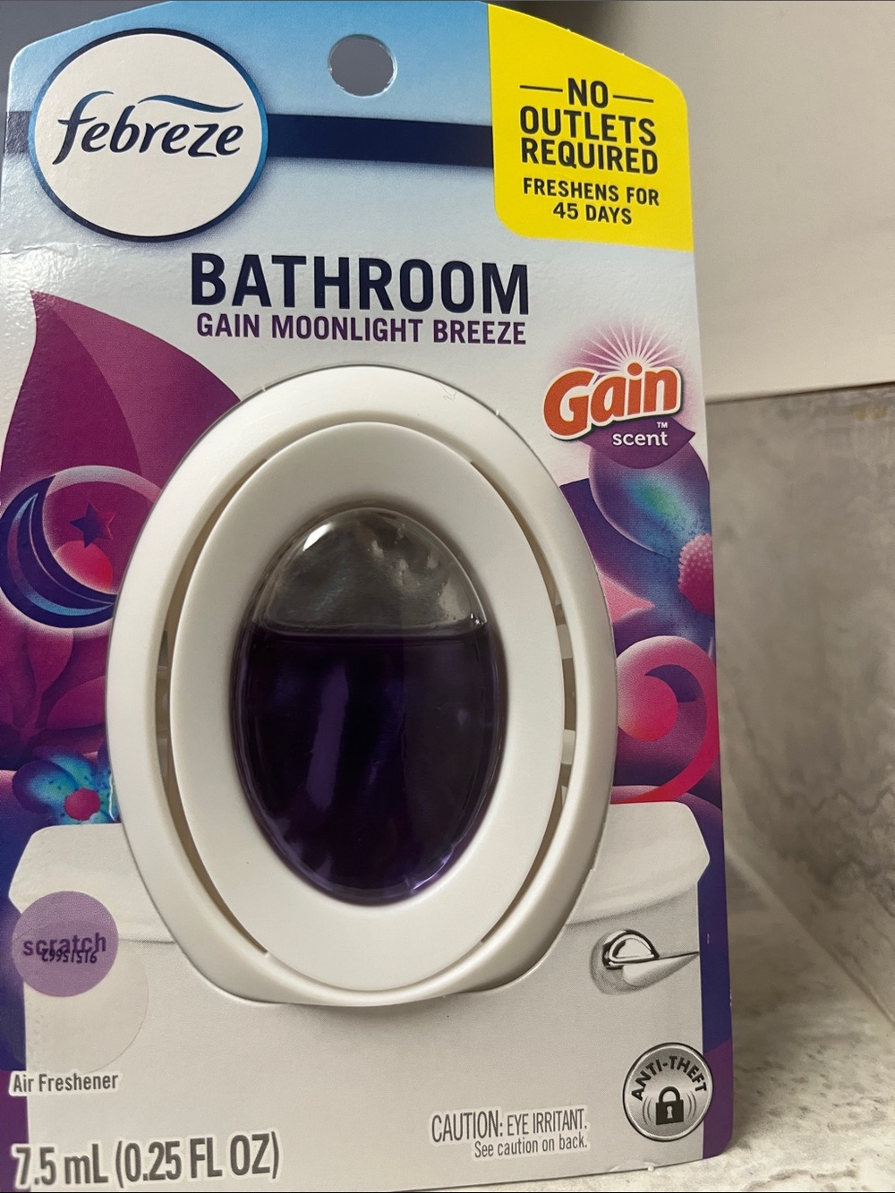 Febreze Small Spaces moonlight breeze with Gain
